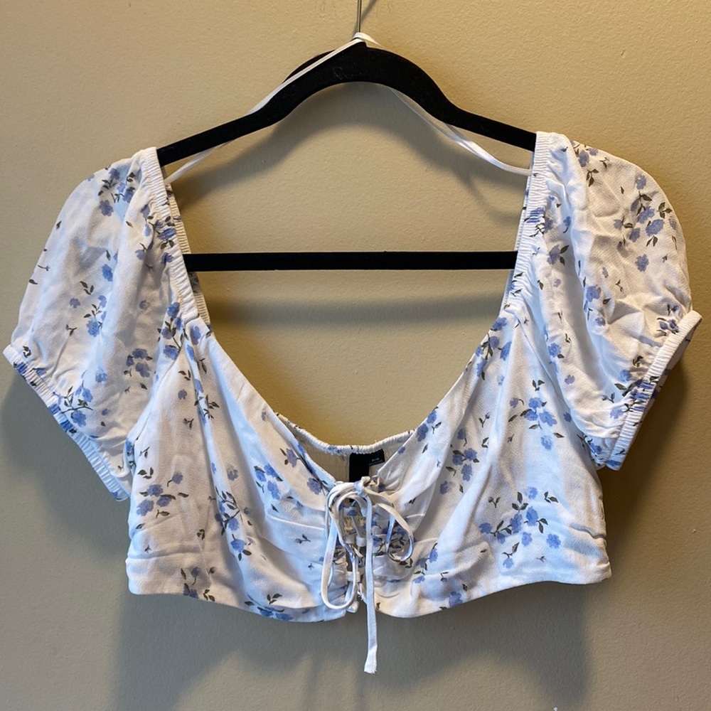 ✨BRAND NEW✨ GARAGE WHITE TOP W/ BLUE FLOWERS PUFFY SLEEVES CORSET OFF SHOULDER